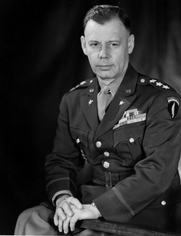 Walter Bedell Smith, vers 1945